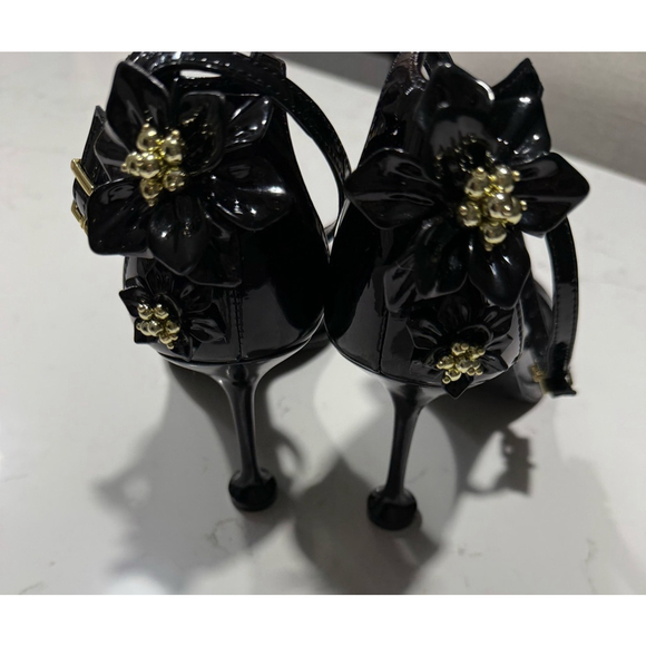 Vince Camuto Tanvie Black Patent Floral Heel Sandals Women’s Size 8 NWOB - Picture 2 of 11
